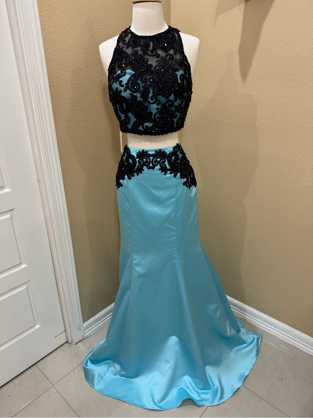 Elegant Two-Piece Prom Dress in Aqua with Black Lace